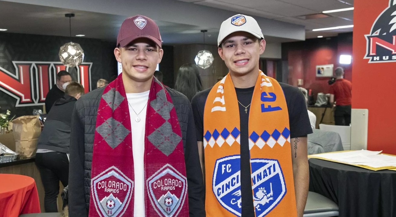 markanich-twins-_-scott-walstrom-credit